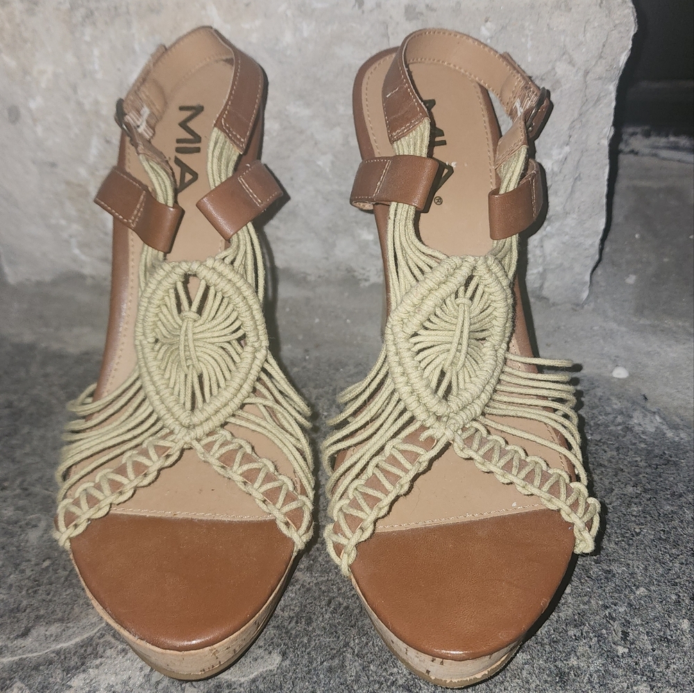 MIA Tan and Cream Braided Sandals
